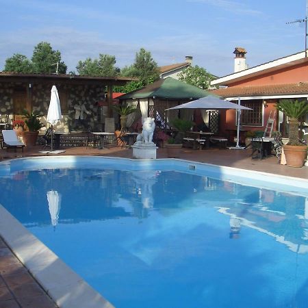 Chalet L Oasi Di Ambra 8 Posti Letto Con Uso Piscina อาร์เดีย ภายนอก รูปภาพ