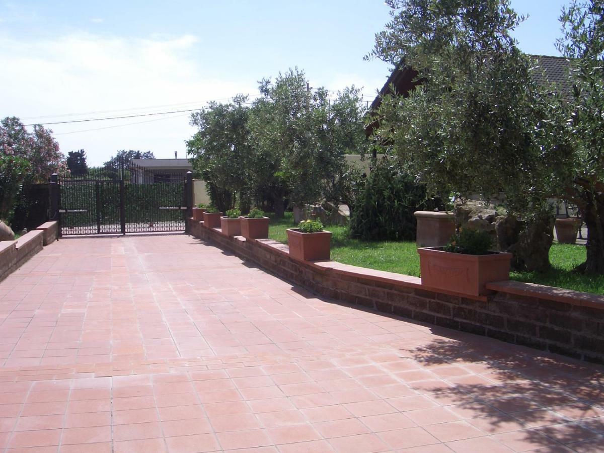 Chalet L Oasi Di Ambra 8 Posti Letto Con Uso Piscina อาร์เดีย ภายนอก รูปภาพ