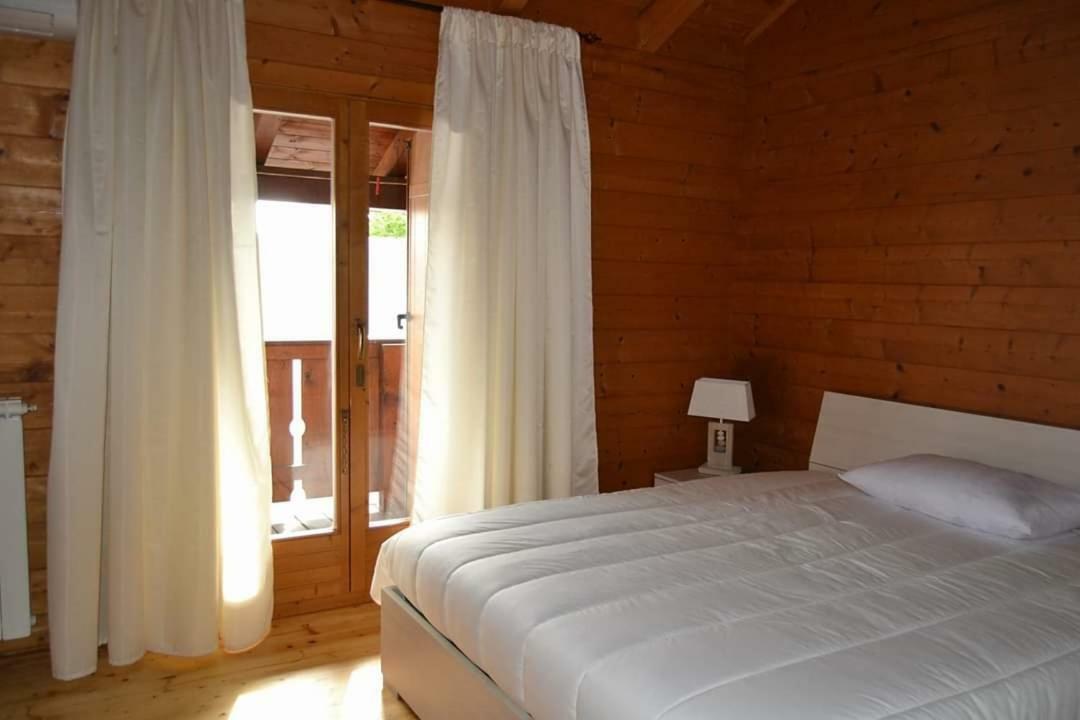 Chalet L Oasi Di Ambra 8 Posti Letto Con Uso Piscina อาร์เดีย ภายนอก รูปภาพ