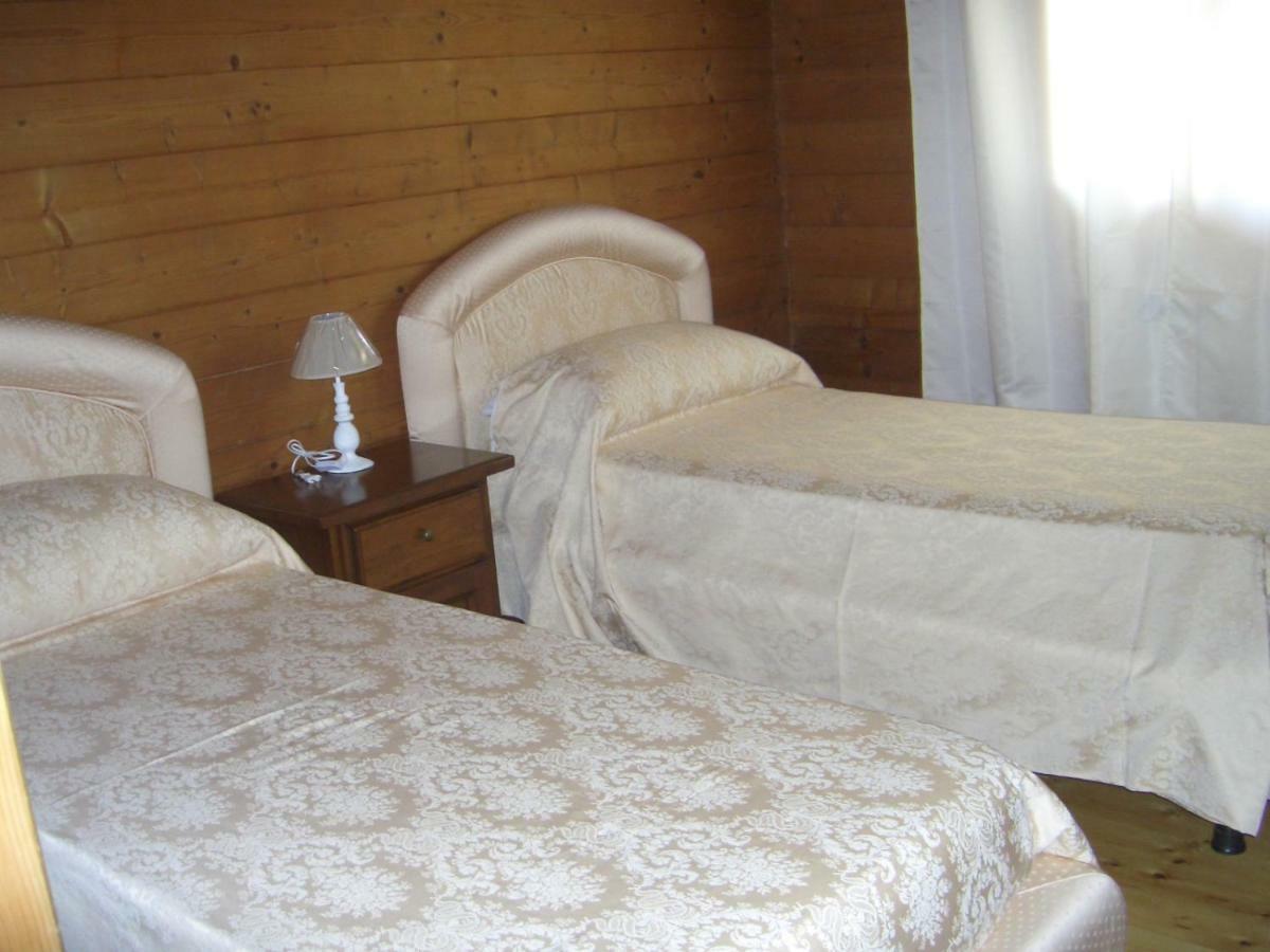 Chalet L Oasi Di Ambra 8 Posti Letto Con Uso Piscina อาร์เดีย ภายนอก รูปภาพ