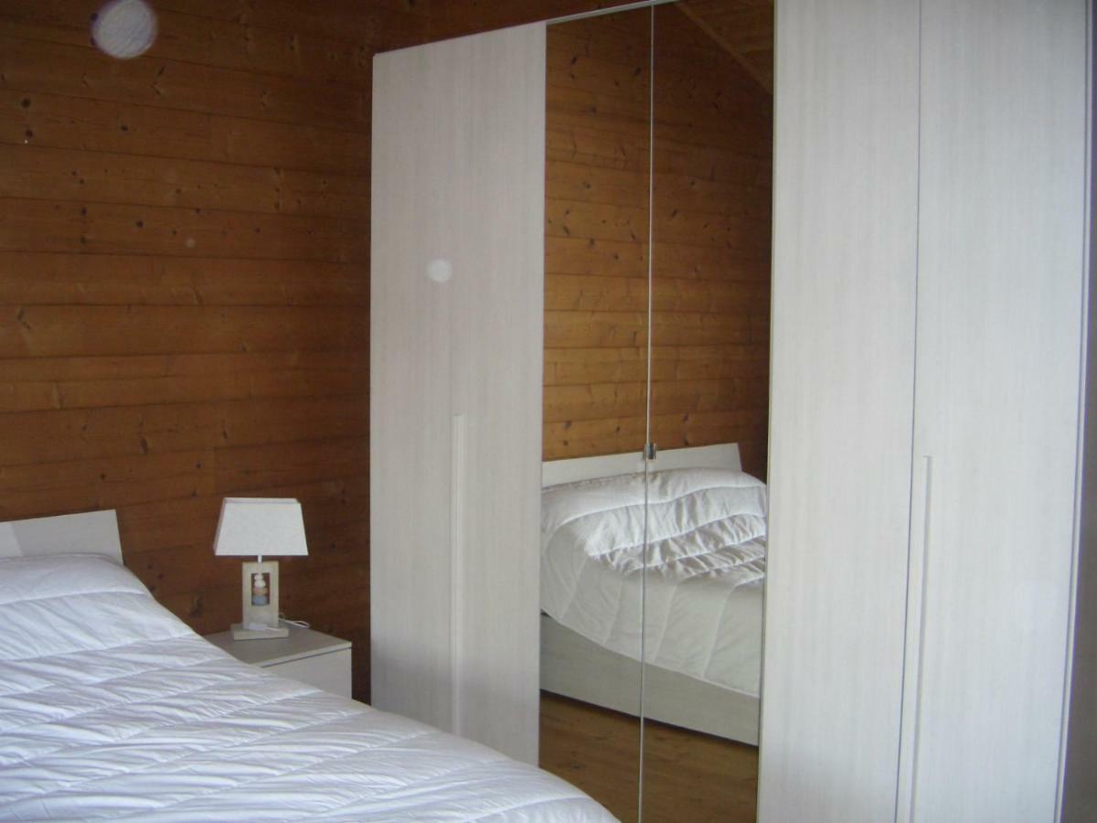 Chalet L Oasi Di Ambra 8 Posti Letto Con Uso Piscina อาร์เดีย ภายนอก รูปภาพ