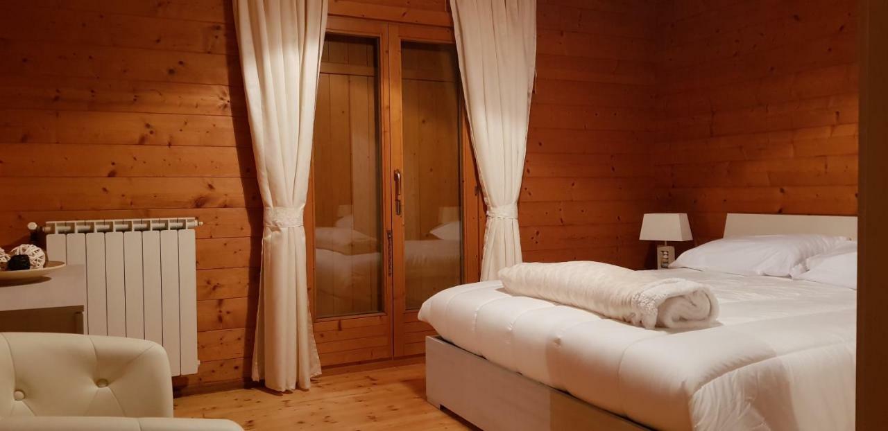 Chalet L Oasi Di Ambra 8 Posti Letto Con Uso Piscina อาร์เดีย ภายนอก รูปภาพ