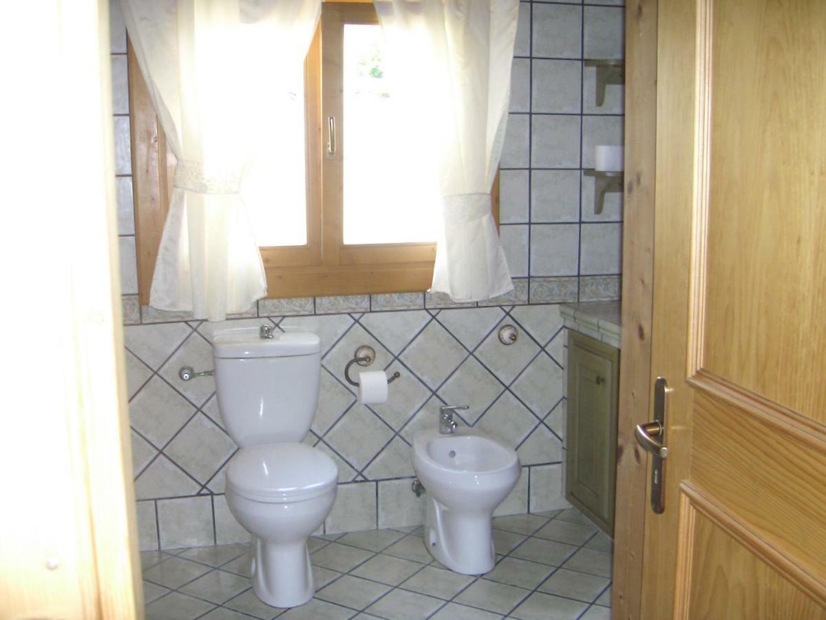 Chalet L Oasi Di Ambra 8 Posti Letto Con Uso Piscina อาร์เดีย ภายนอก รูปภาพ