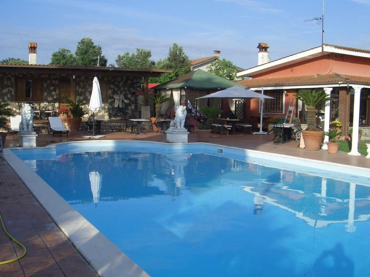 Chalet L Oasi Di Ambra 8 Posti Letto Con Uso Piscina อาร์เดีย ภายนอก รูปภาพ